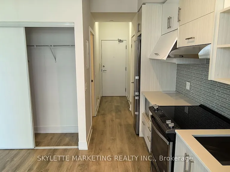 128 Fairview Mall Dr #609 — Photo 11