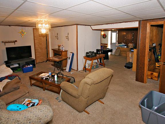 5th image of 127 Wood Trail Ln