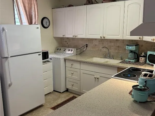 95-227 Waikalani Dr APT A701, Mililani, HI 96789