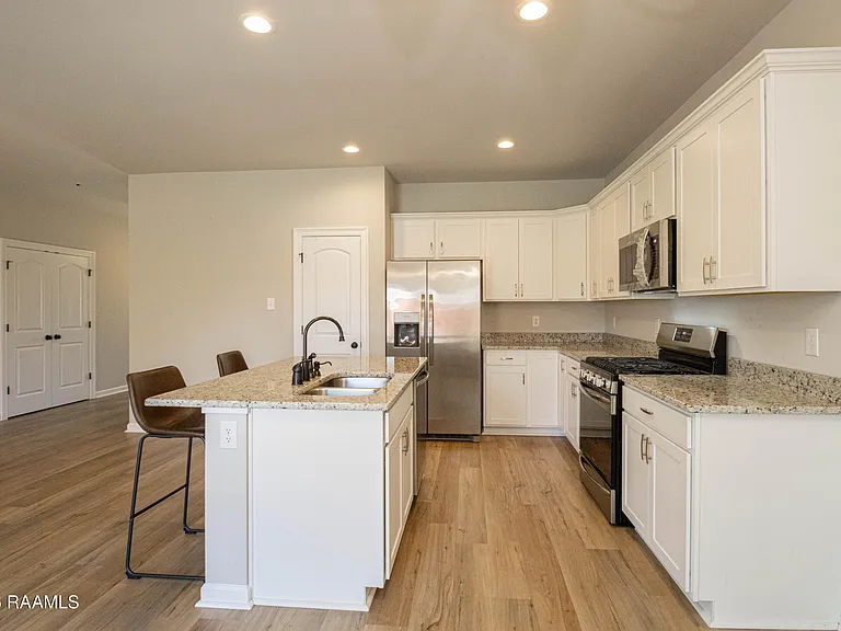303 Tall Meadows Ln — Photo 10