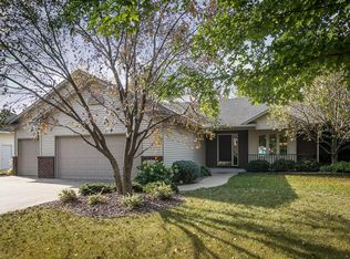 692 Westwind Ave, Shakopee, MN 55379