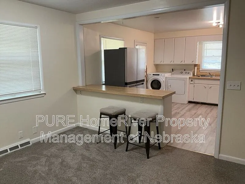 2 bed, 1.0 bath, 1072 sqft, $1,425 — Photo 4