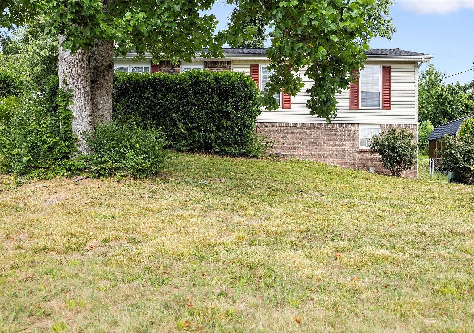 Beautiful Updated 4 Bed 2 Bath Home in Ooltewah — Photo 2