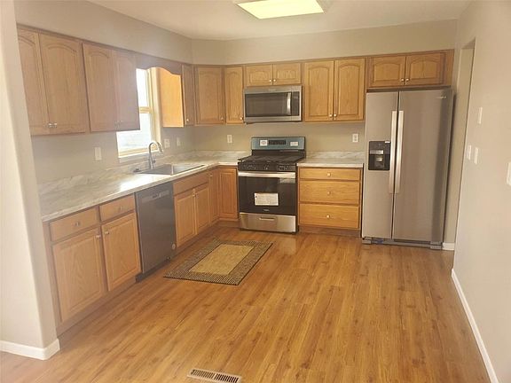 4th image of 1625 Woodside Ct NW
