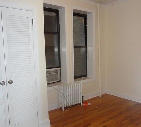 3rd image of 209 W 102nd St APT 1A