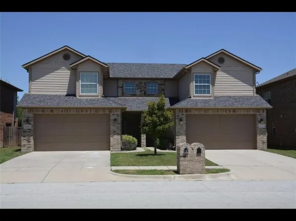 176 Castleridge Dr #B, Little Elm, TX 75068