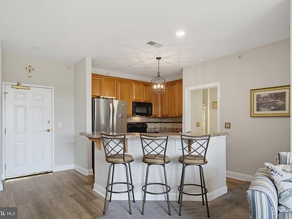 5th image of 1000 Fountainview Cir APT 407