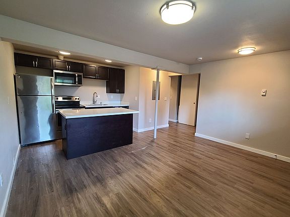 5th image of 2517 Thorndyke Ave W #13