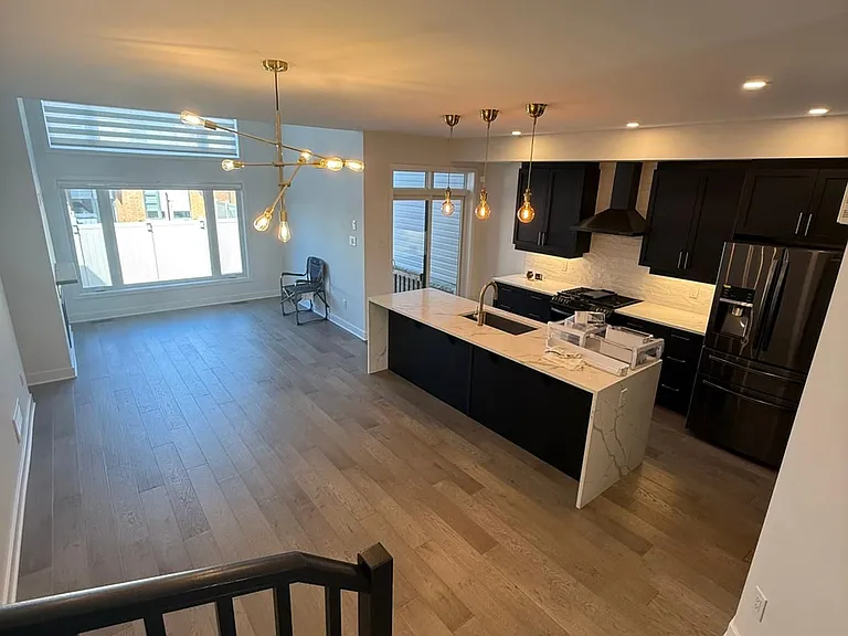 92 Longworth Ave — Photo 15