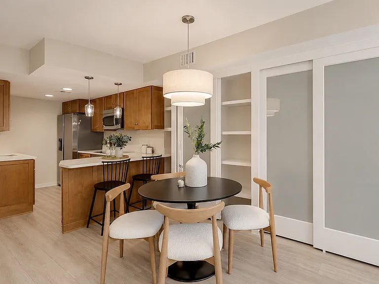 1099 22nd St NW #201 — Photo 5