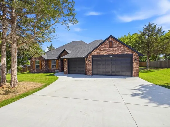 2413 Black Jack Ct, Blanchard, OK 73010