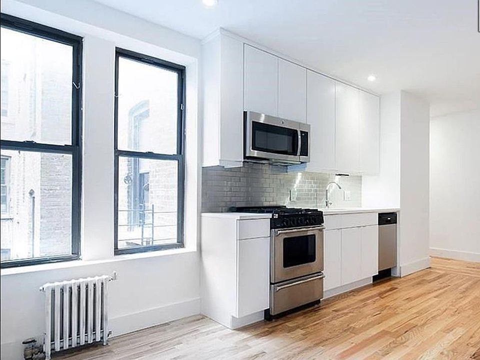 1st image of 304 10th St #9