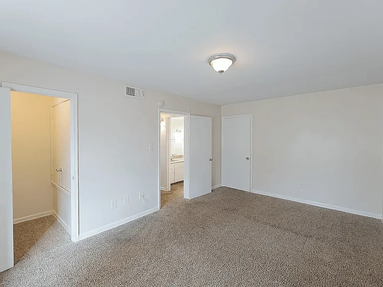 Highland Hills — Photo 33
