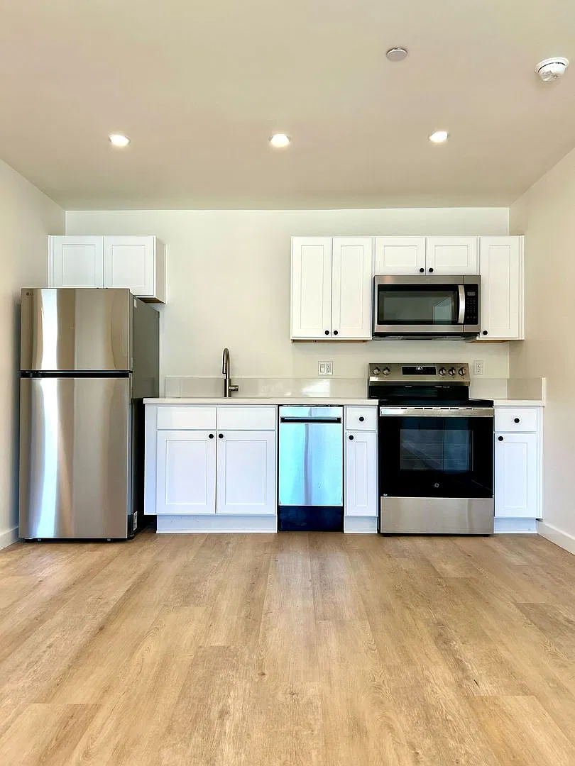 Now Leasing for the 2027-2028 School Year: Near Downtown San Luis Obispo and Cal Poly — Photo 3