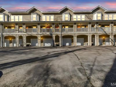 2706 McKnight Crossing Ct, Saint Louis, MO, 63124