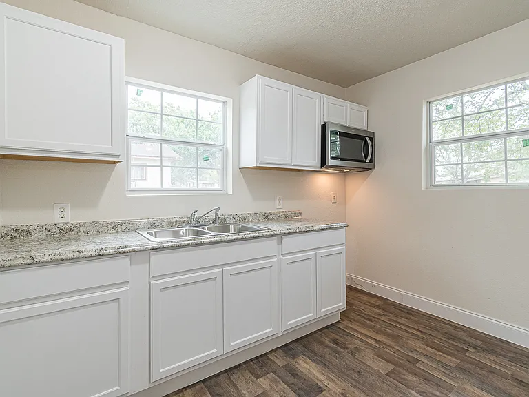 106 Southway Dr #1 — Photo 7