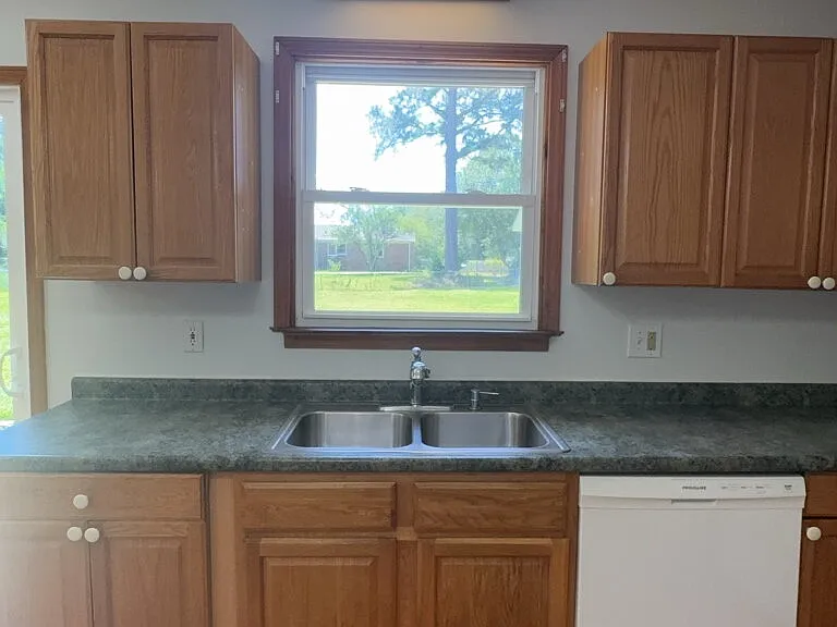 94 Vandergrift Dr — Photo 10