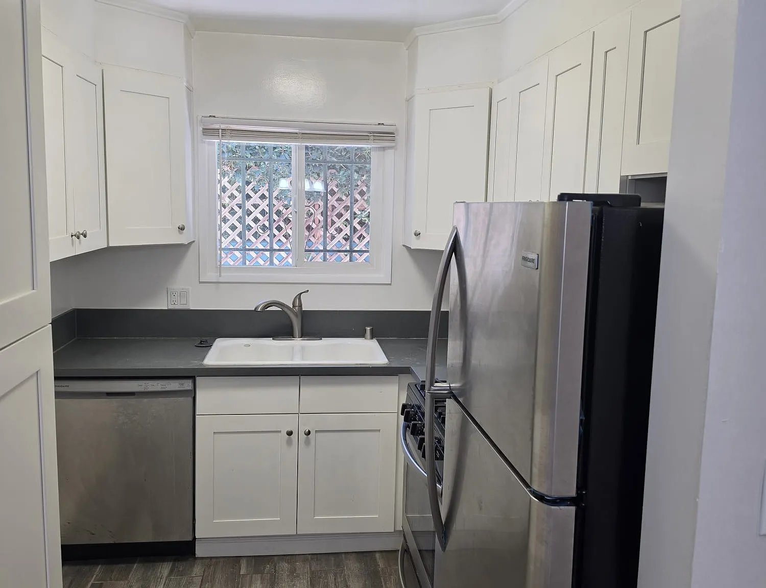1 bed, 700 sqft, $2,300 — Photo 2