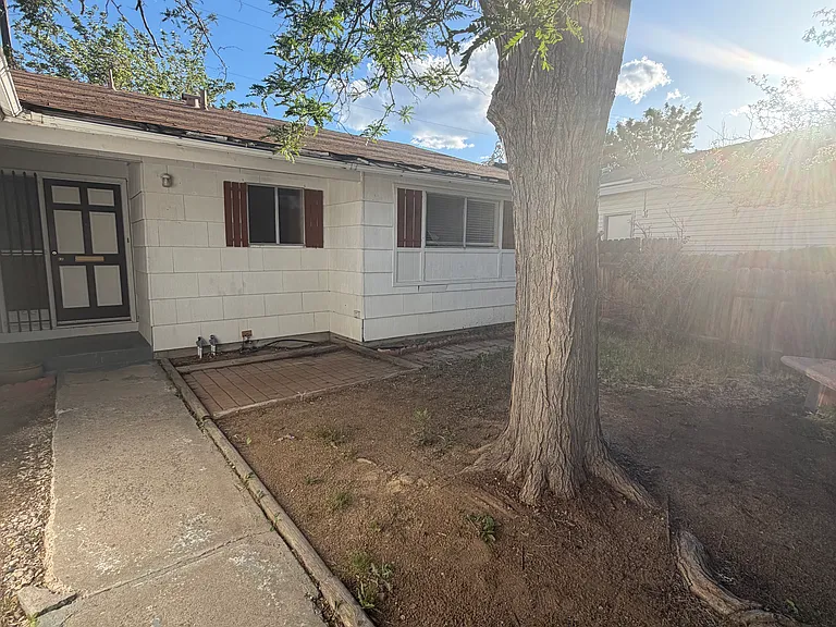 560 Nancy Cir — Photo 2