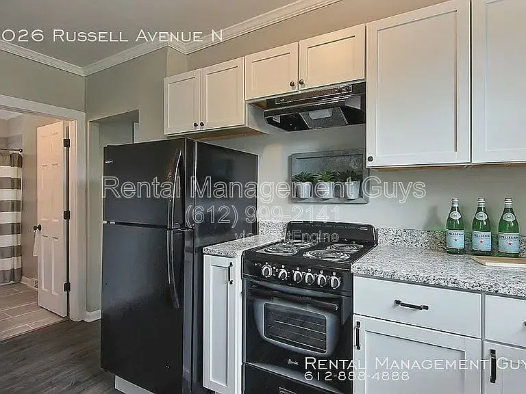 3026 Russell Ave N — Photo 3