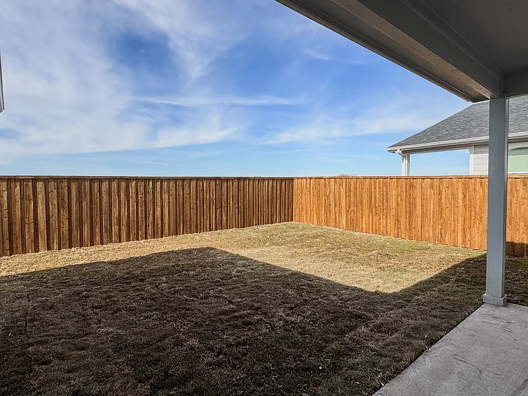350 Lucy Rd — Photo 16