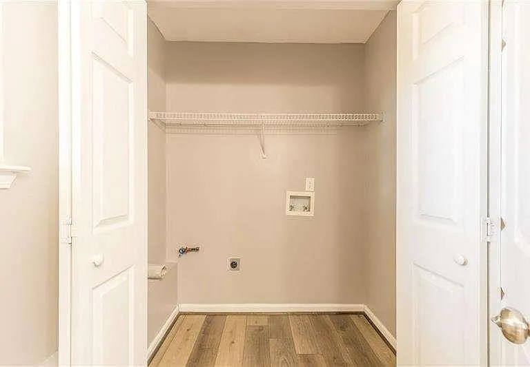 2716 Lake Park Rdg E — Photo 18