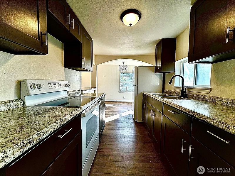 2nd image of 817 Perkins Street