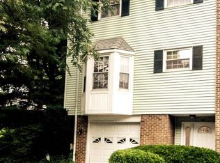 100 Emery Ct, Newark, DE 19711