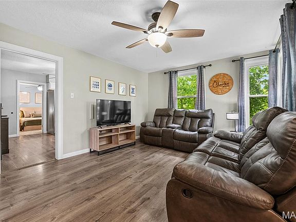 5th image of 1025 Vine St