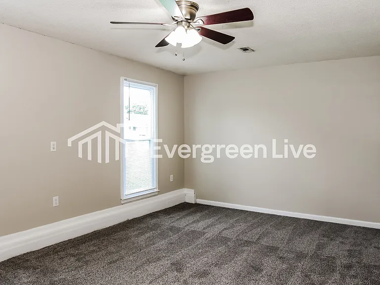 229 Cedar Creek Cir — Photo 9