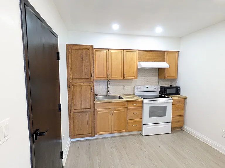 1865 Davenport Rd #2 — Photo 4
