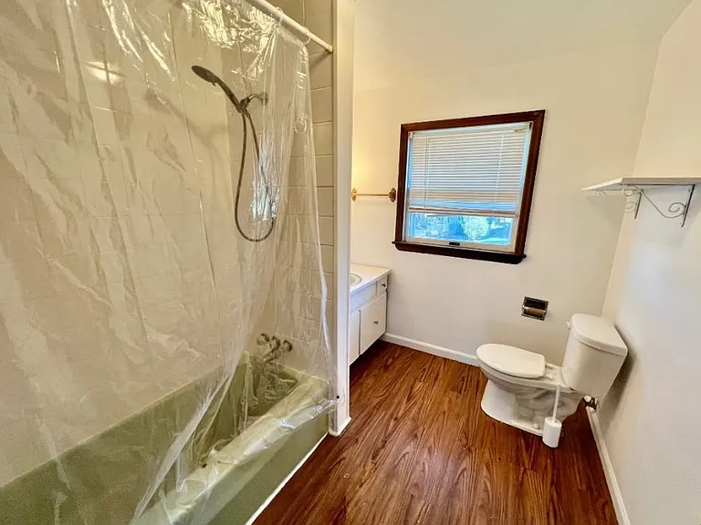 419 E Fairmont Ave — Photo 3