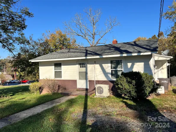 303 Stockton St, Statesville, NC 28677