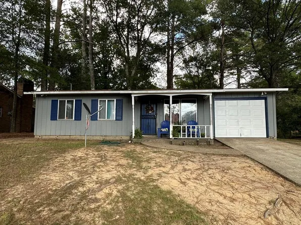 903 9th St, McComb, MS 39648