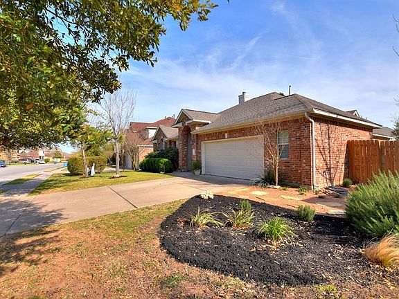 2nd image of 2409 Speidel Dr