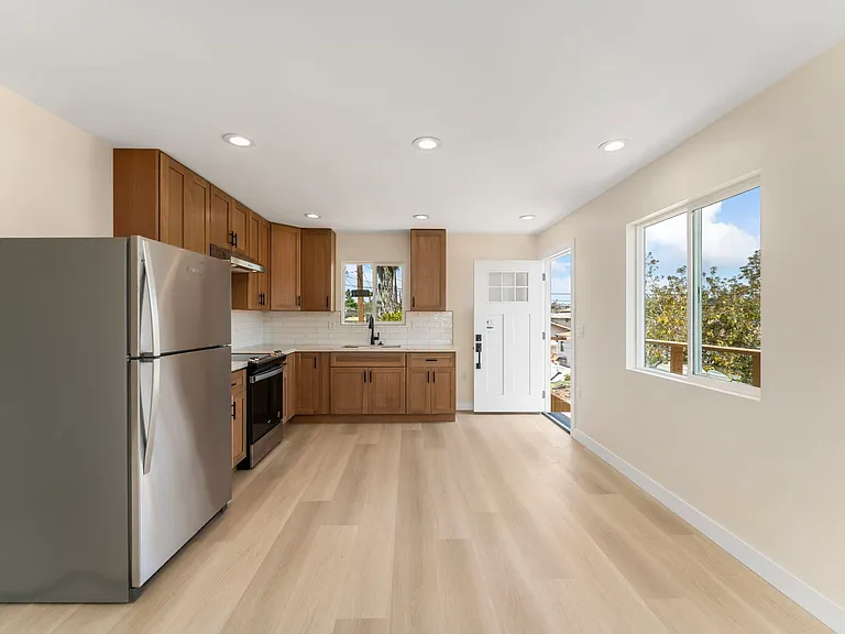 3288 Logan Ave #1 — Photo 5