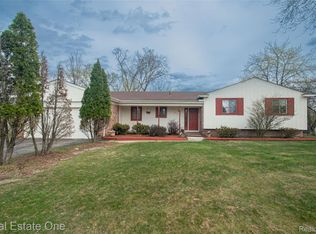 24690 Lakeland St, Farmington Hills, MI 48336