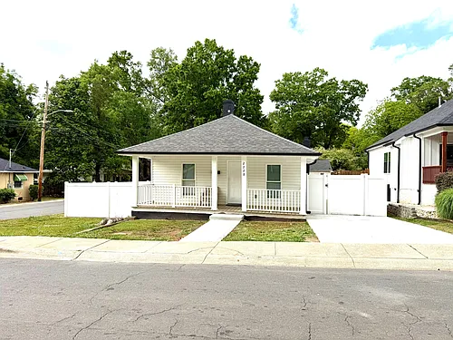 2228 Tate St Photo 1