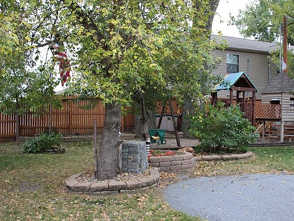 2nd image of 303 W Bowen Ave
