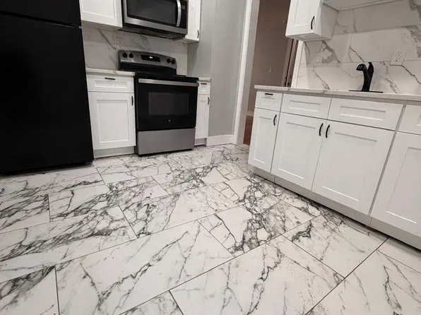 132 Saltonstall Ave #B, New Haven, CT 06513