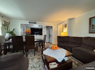 561 Summer Ave, Lyndhurst, NJ 07071