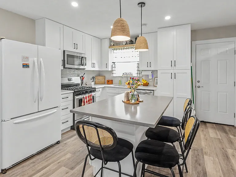 2202 W Mistletoe Ave #2200 — Photo 8