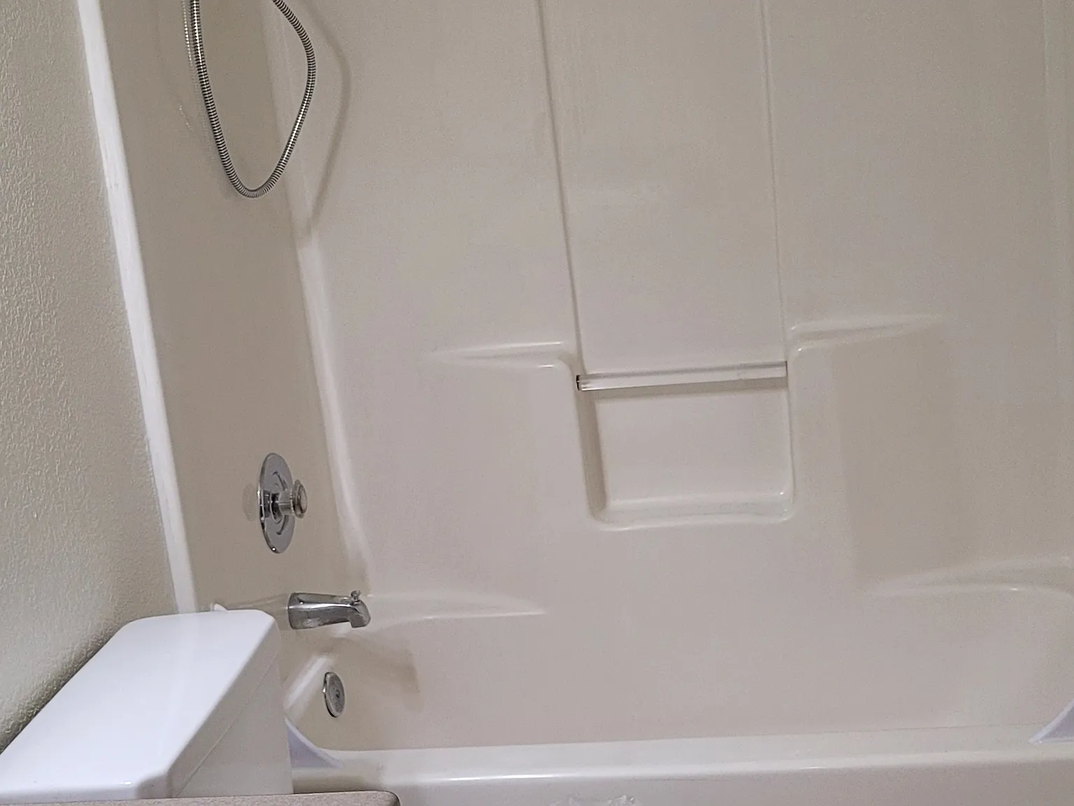 2 bed, 728 sqft, $1,350 — Photo 4