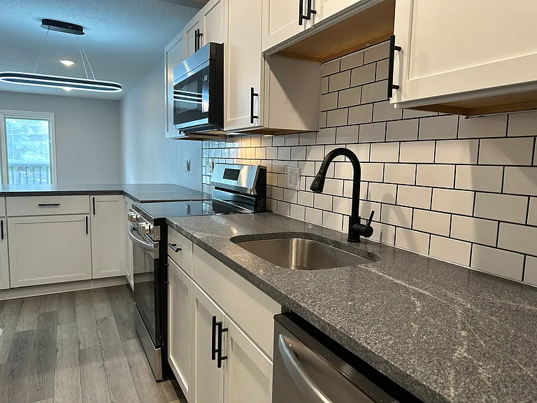 314 Oak St #7 — Photo 8