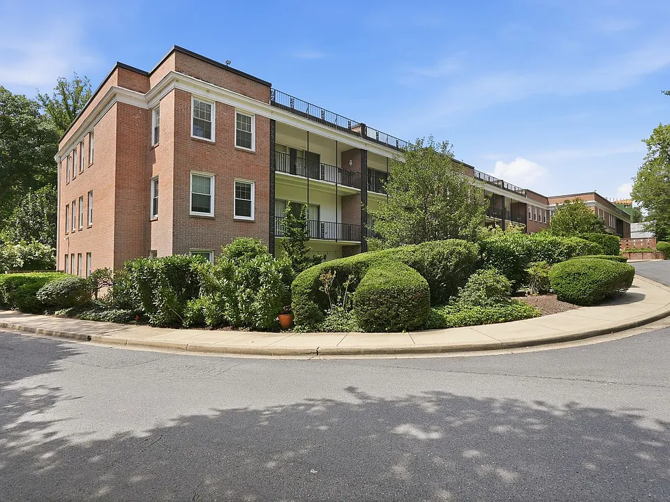3535 Chevy Chase