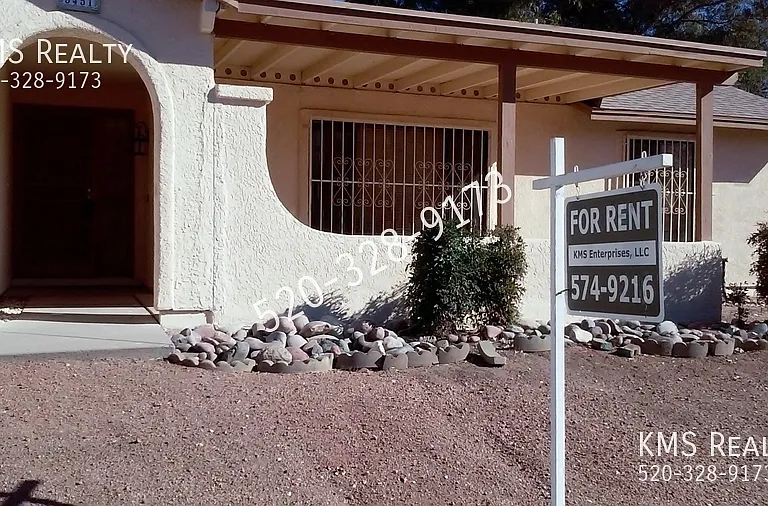 5451 S Southern Oak Dr — Photo 2