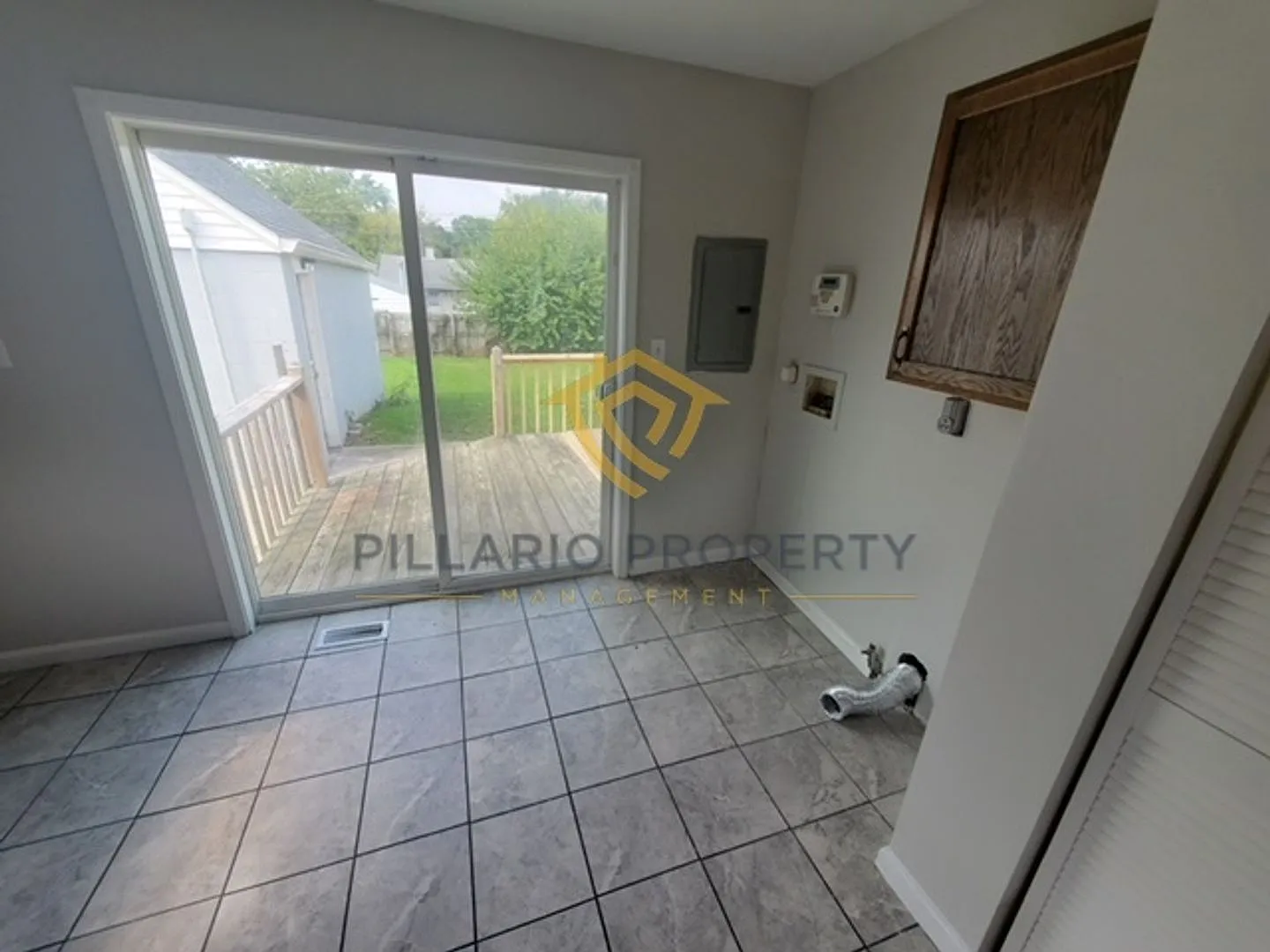 Charming 2-Bedroom Home with Spacious Yard Near Garfield Park, Available NOW! — Photo 4