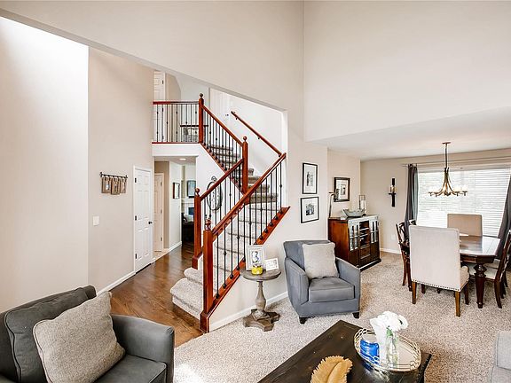 5th image of 10631 Wintersweet Pl