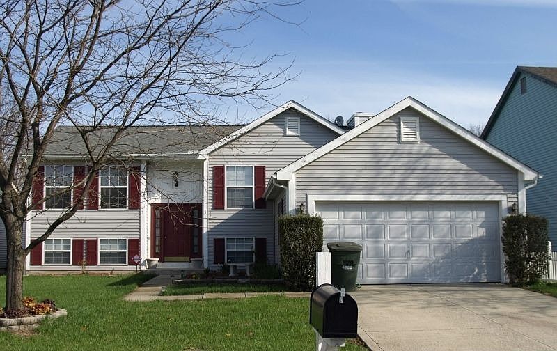 1st image of 4960 Hilliard Oaks Ct