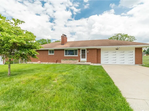 692 Sueden Dr, Dayton, OH 45430